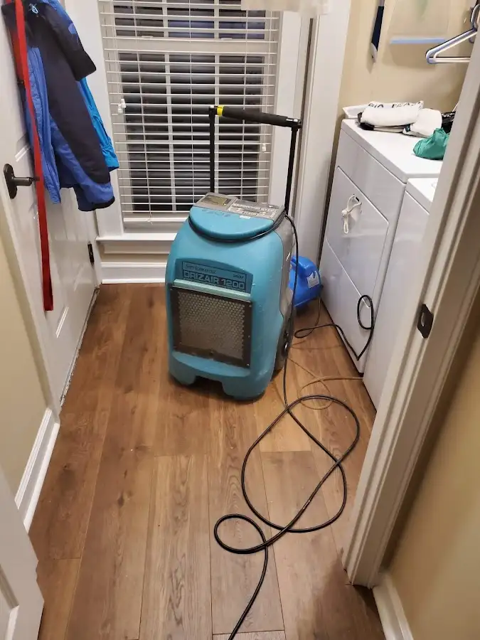 Commercial dehumidifier deployed for Crawl Space Restoration in White Rock